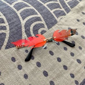 Flame Shaped Holographic Rimless Fashion Sunglasses 🔥